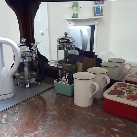 Huge Double In Victorian House Bed & Breakfast