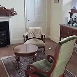 Huge Double In Victorian House ベッド・アンド・ブレックファスト ケンダル
